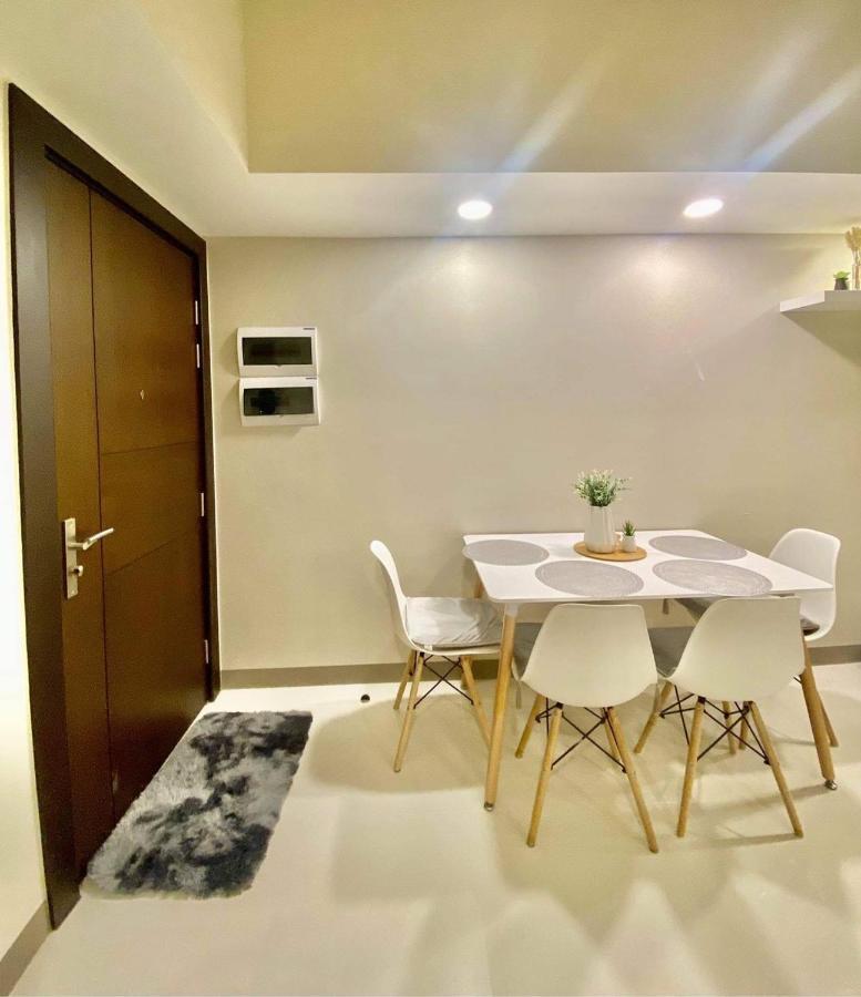 Uptown Parksuites Тагіг Екстер'єр фото