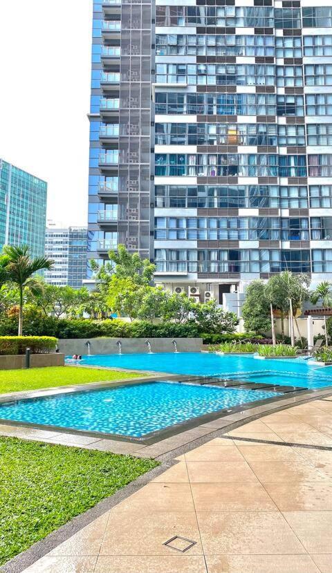 Uptown Parksuites Тагіг Екстер'єр фото
