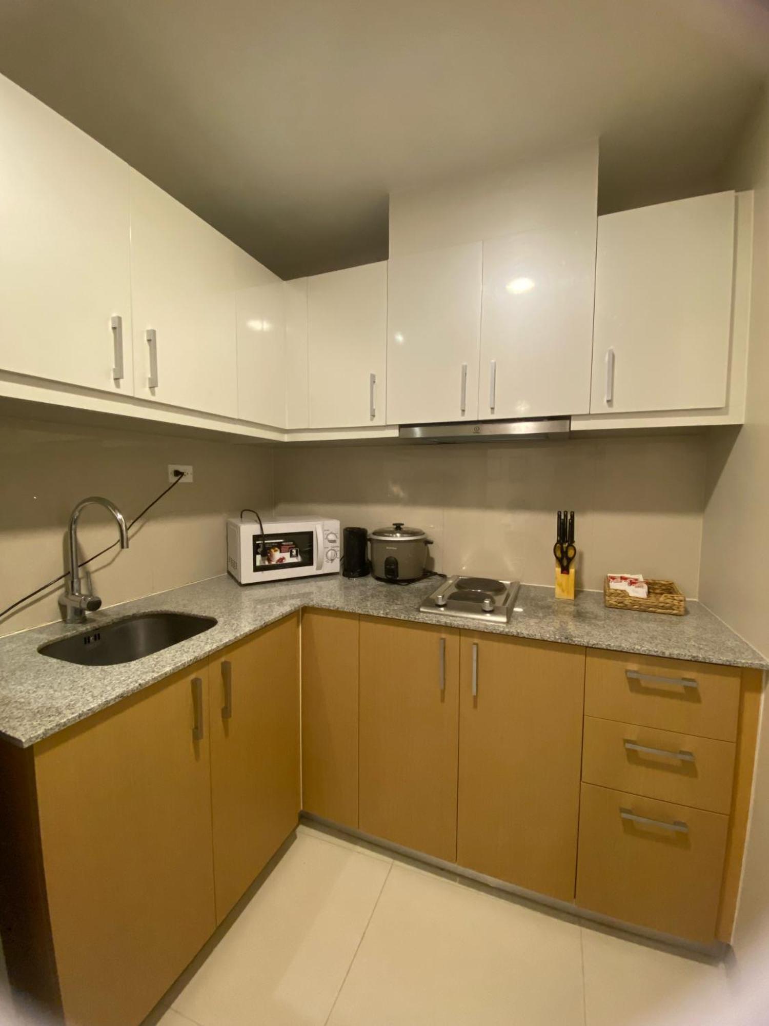 Uptown Parksuites Тагіг Екстер'єр фото